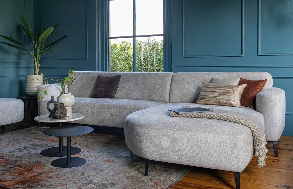 Hoekbank-Loren-met-vaste-rugkussens