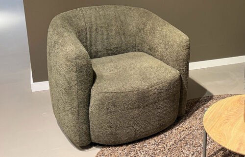 showroommodel-abbie-donkergroen