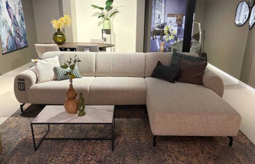 showroommodel-eryn-vii-7121