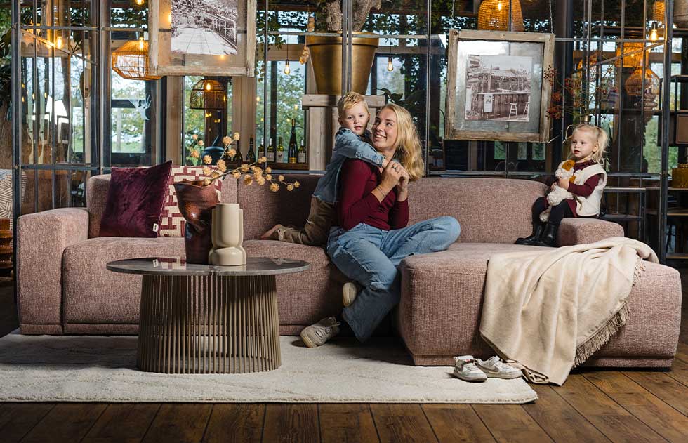 bank-Izzy-roze-bank-online-kopen-vs-in-de-winkel